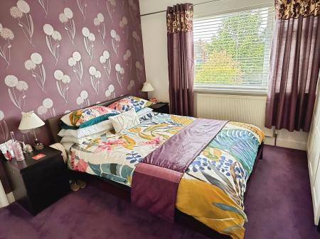 4 bedroom End of terrace house for sale in Lymington Road, Leicester, Leicester, LE5