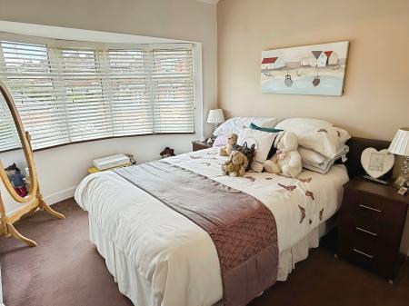 4 bedroom End of terrace house for sale in Lymington Road, Leicester, Leicester, LE5