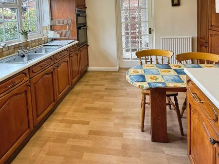 4 bedroom Detached house for sale in Rectory Gardens, Evington, Leicester, LE2