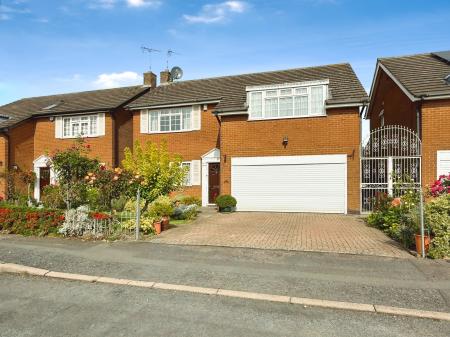 4 bedroom Detached house for sale in Rectory Gardens, Evington, Leicester, LE2