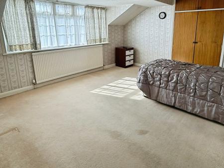 4 bedroom Detached house for sale in Rectory Gardens, Evington, Leicester, LE2