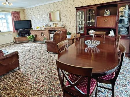 4 bedroom Detached house for sale in Rectory Gardens, Evington, Leicester, LE2