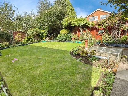 4 bedroom Detached house for sale in Rectory Gardens, Evington, Leicester, LE2