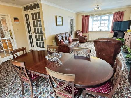 4 bedroom Detached house for sale in Rectory Gardens, Evington, Leicester, LE2