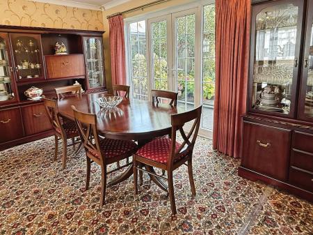 4 bedroom Detached house for sale in Rectory Gardens, Evington, Leicester, LE2