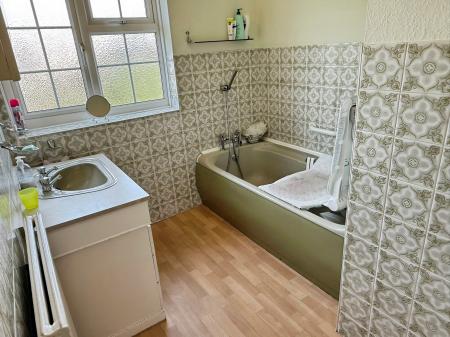 4 bedroom Detached house for sale in Rectory Gardens, Evington, Leicester, LE2