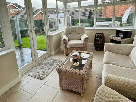 4 bedroom Detached house for sale in Smore Slade Hills, Oadby, LE2