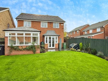 4 bedroom Detached house for sale in Smore Slade Hills, Oadby, LE2