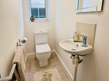 4 bedroom Detached house for sale in Smore Slade Hills, Oadby, LE2