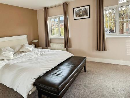 4 bedroom Detached house for sale in Smore Slade Hills, Oadby, LE2