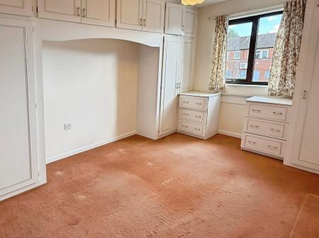 1 bedroom Flat for sale in St Pauls Close, Oadby, LE2
