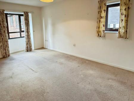 1 bedroom Flat for sale in St Pauls Close, Oadby, LE2