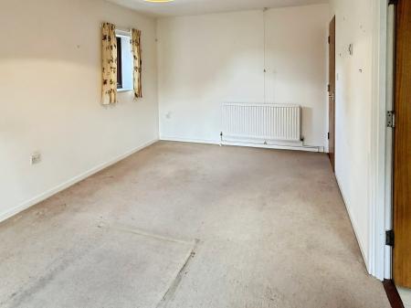 1 bedroom Flat for sale in St Pauls Close, Oadby, LE2