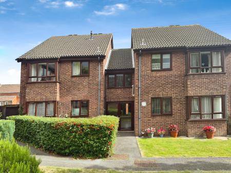 1 bedroom Flat for sale in St Pauls Close, Oadby, LE2