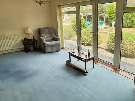 2 bedroom Detached bungalow for sale in Wayside Drive, Oadby, LE2
