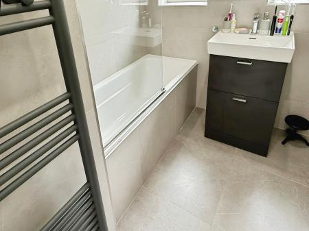 4 bedroom Detached house for sale in Ash Tree Road, Oadby, LE2