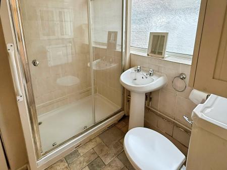 3 bedroom Terraced House for sale in Clarendon Park Road, Leicester, Leicester, LE2