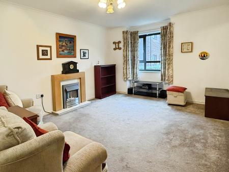 2 bedroom Flat for sale in St Pauls Close, Oadby, LE2