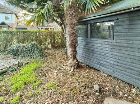 3 bedroom Semi-detached house for sale in Grosvenor Crescent, Oadby, LE2