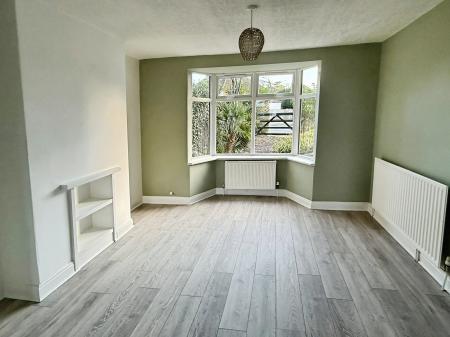 3 bedroom Semi-detached house for sale in Grosvenor Crescent, Oadby, LE2