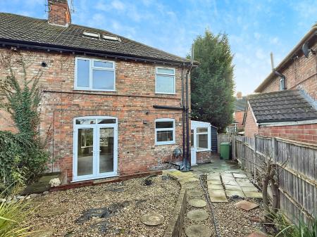 3 bedroom Semi-detached house for sale in Grosvenor Crescent, Oadby, LE2