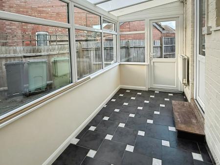 3 bedroom Semi-detached house for sale in Grosvenor Crescent, Oadby, LE2