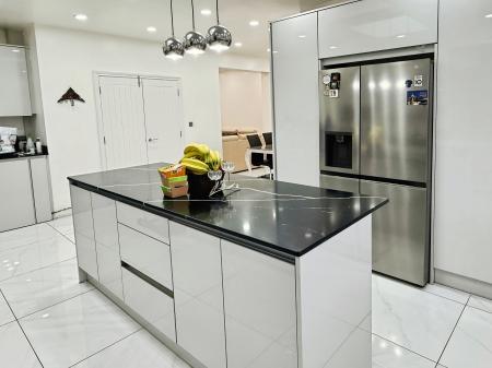 5 bedroom Semi-detached house for sale in Scraptoft Lane, Leicester, Leicester, LE5