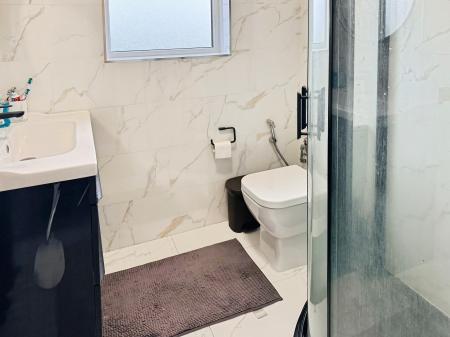 5 bedroom Semi-detached house for sale in Scraptoft Lane, Leicester, Leicester, LE5