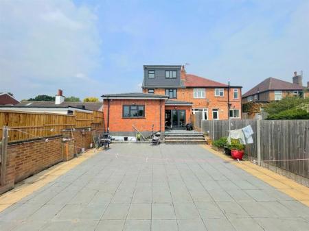 5 bedroom Semi-detached house for sale in Scraptoft Lane, Leicester, Leicester, LE5