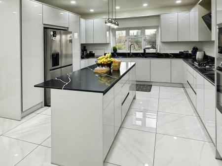 5 bedroom Semi-detached house for sale in Scraptoft Lane, Leicester, Leicester, LE5