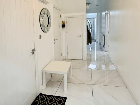 5 bedroom Semi-detached house for sale in Scraptoft Lane, Leicester, Leicester, LE5