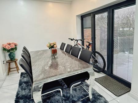 5 bedroom Semi-detached house for sale in Scraptoft Lane, Leicester, Leicester, LE5