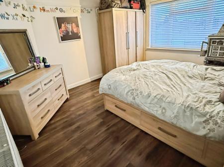 3 bedroom Semi-detached house for sale in Uplands Road, Oadby, LE2