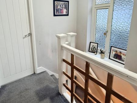 3 bedroom Semi-detached house for sale in Uplands Road, Oadby, LE2