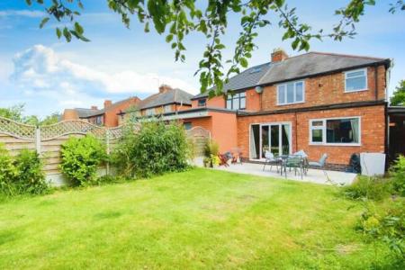 3 bedroom Semi-detached house for sale in Evesham Road, Rowley Fields, LE3