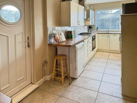 3 bedroom Semi-detached house for sale in Evesham Road, Rowley Fields, LE3
