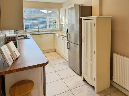 3 bedroom Semi-detached house for sale in Evesham Road, Rowley Fields, LE3