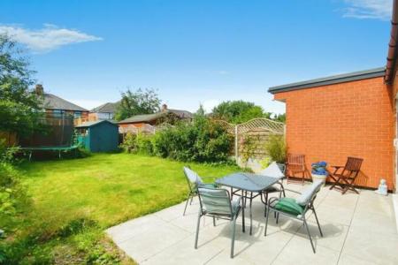 3 bedroom Semi-detached house for sale in Evesham Road, Rowley Fields, LE3