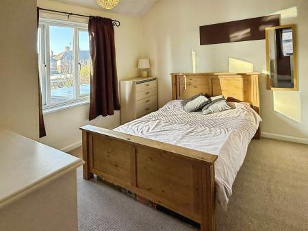 3 bedroom Semi-detached house for sale in Evesham Road, Rowley Fields, LE3