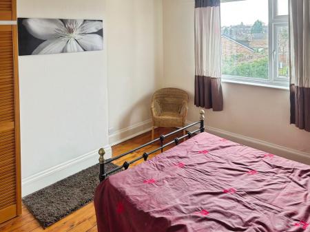 3 bedroom Town house for sale in Harborough Road, Oadby, LE2