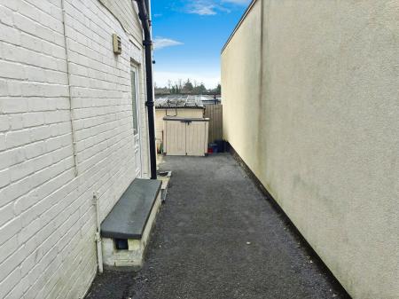 3 bedroom Town house for sale in Harborough Road, Oadby, LE2