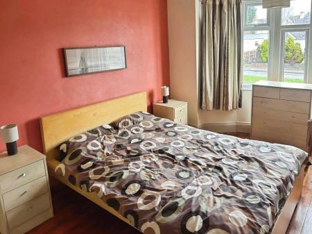3 bedroom Town house for sale in Harborough Road, Oadby, LE2