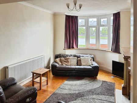 3 bedroom Town house for sale in Harborough Road, Oadby, LE2