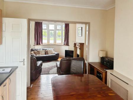 3 bedroom Town house for sale in Harborough Road, Oadby, LE2