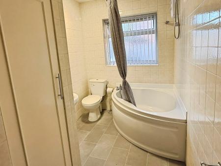 2 bedroom Detached bungalow for sale in Oakside Crescent, Evington, LE5