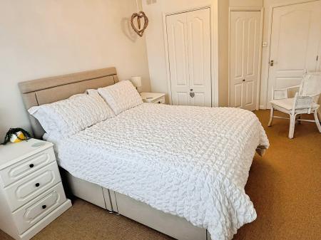 4 bedroom Detached house for sale in Devonia Road, Oadby, LE2