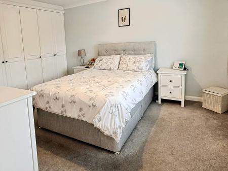 4 bedroom Detached house for sale in Devonia Road, Oadby, LE2