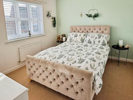 4 bedroom Detached house for sale in Devonia Road, Oadby, LE2