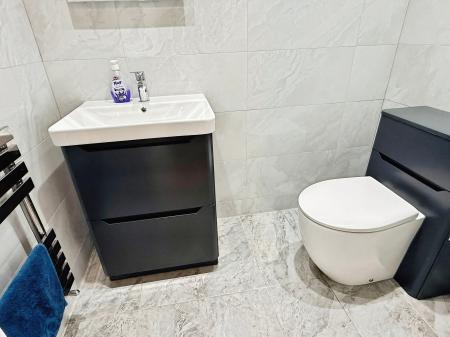 3 bedroom Detached house for sale in Vandyke Road, Oadby, LE2