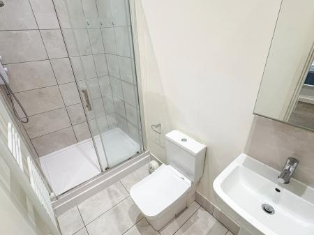 1 bedroom Flat to let in Aylestone Road, Leicester, LE2